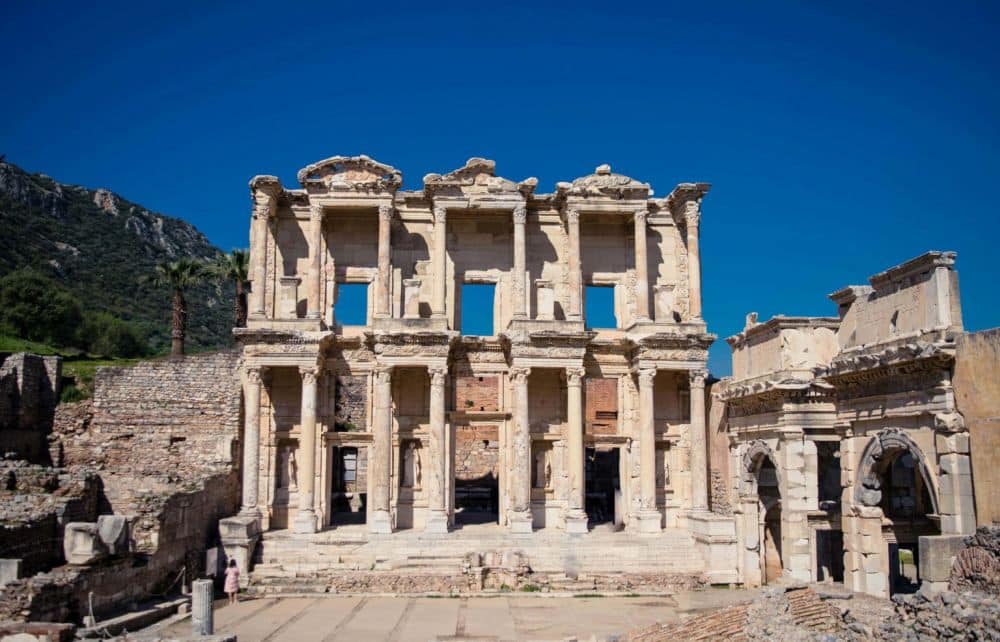 The Library of Celsus at Ephesus is a two story structure, pretty much only the front facade is still standing. Columns frame each opening (4 on the ground floor, 3 on the upper story).