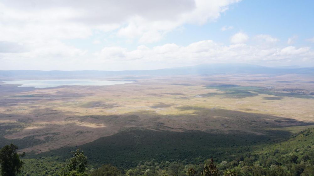 A big view over the plain seen from the edge of the caldera.