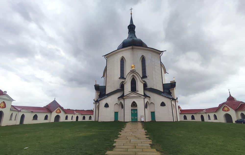Front view of the church: quite compact, higher than it is wide.